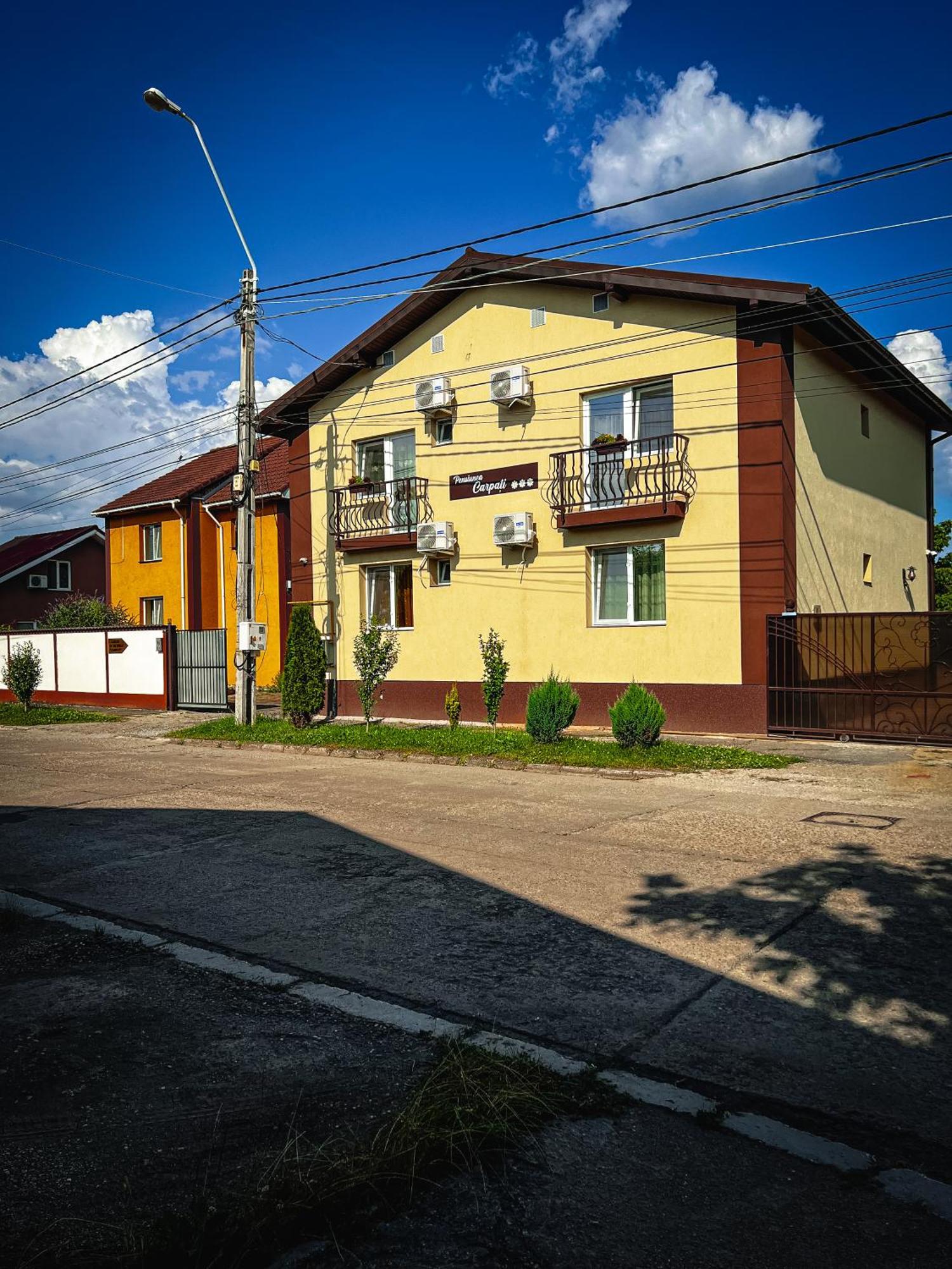 Pensiune Carpati Hunedoara Exteriér fotografie